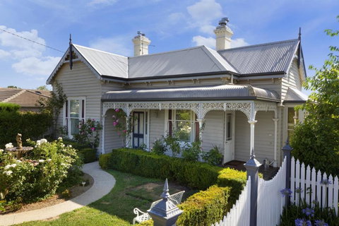 Lake Daylesford Country House - Holiday Find 4
