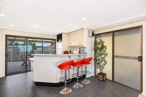 Right On The Beach At Moana - Holiday Find 2