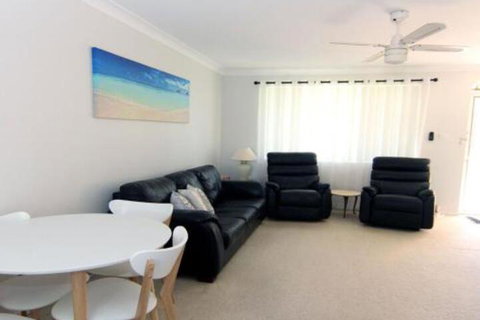 Luskin Court 3 - Holiday Find 3