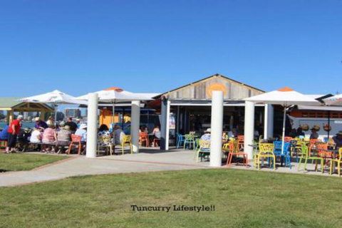 Luskin Court 3 - Holiday Find 2