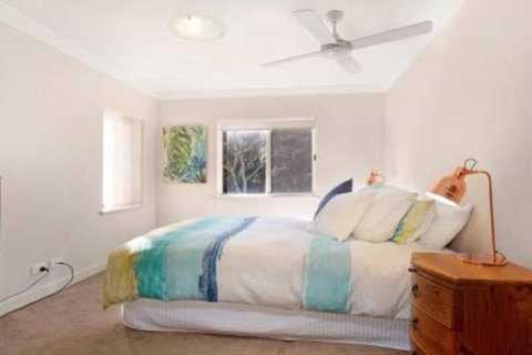 Whitesands 301 Main Beach Location - Holiday Find 4