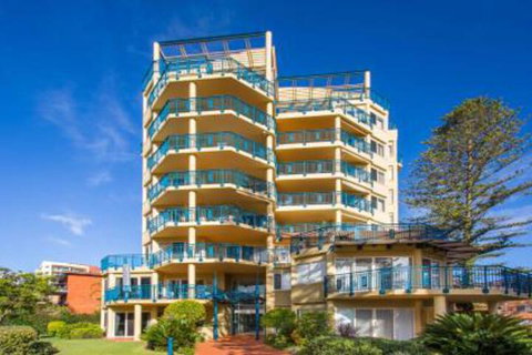 Whitesands 301 Main Beach Location - Holiday Find 0