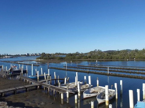 Fairholme 5 Opposite Lake - Holiday Find 1