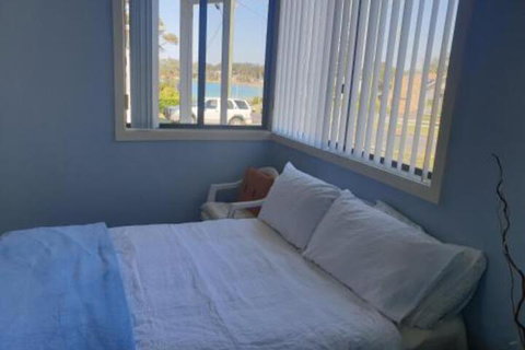 Cozy Beach Weekender - Holiday Find 0
