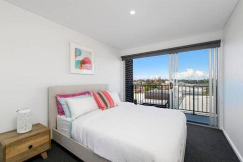 G149 Apt 2 - Holiday Find 5