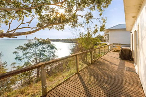 Lakescapes Cottage 180 Degree Panoramic Views - Holiday Find 2