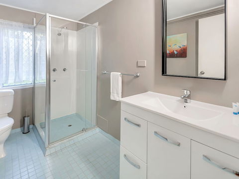 Easy Going Holiday Unit On McKenzie MK5 - Holiday Find 5