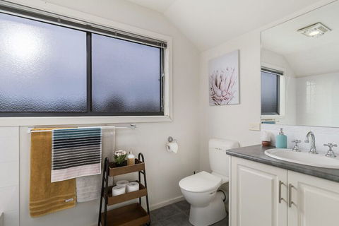 Beached AS Free Wifi Netflix & Foxtel Heated Pool - Holiday Find 5