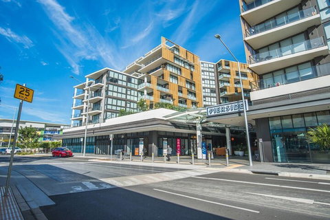 Wentworth Point Brand New - Holiday Find 1