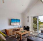 Seachange Apartment 2 - Holiday Find