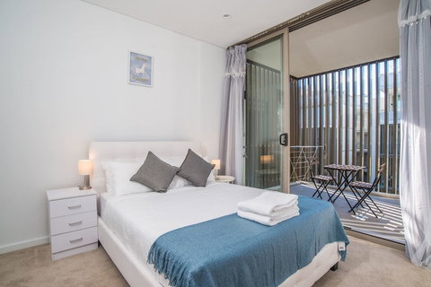 Roseberry Apartment For Travelling Couple In Green Square - Holiday Find 1