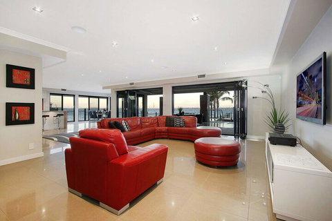 Lang Street Luxury Retreat Mulwala - Holiday Find 7