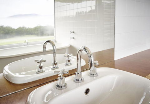 Bundaleer Architect Designed Stunning Views! - Holiday Find 3