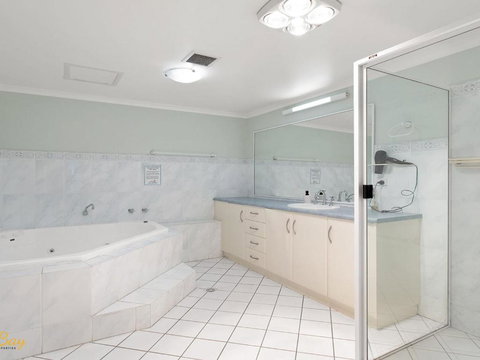 Nelson Bay CBD Apartment No.41 Nelson Towers - Holiday Find 5