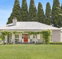 Nattai Lodge house  cottage in beautiful garden - Holiday Find