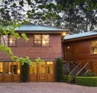 Treetops elegant inviting designer cedar home - Holiday Find