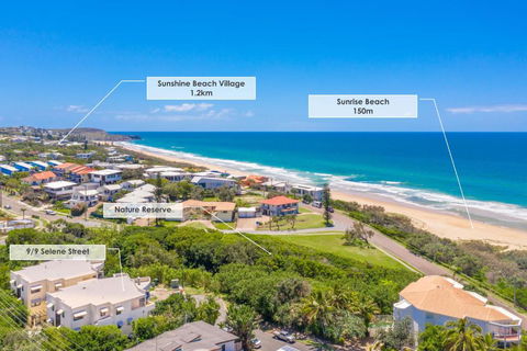 Penthouse Luxe Sunrise Beach - Holiday Find 2