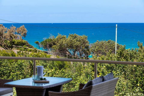 Penthouse Luxe Sunrise Beach - Holiday Find 3