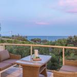 Penthouse Luxe Sunrise Beach - Holiday Find 0