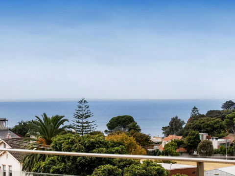 NORTH POINT RETREAT MORNINGTON - Holiday Find 4