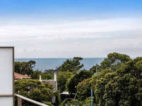 NORTH POINT RETREAT MORNINGTON - Holiday Find 1