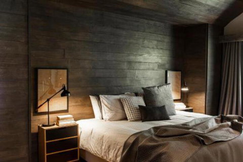 Hardwood House - Holiday Find 4