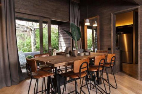 Hardwood House - Holiday Find 2