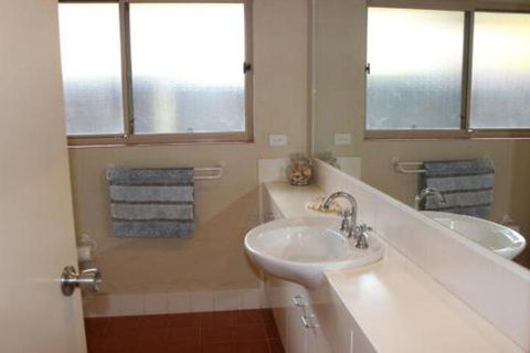 BEACHSIDE VILLA 2 - Holiday Find 5