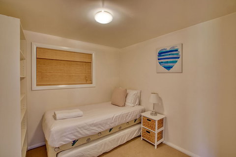 Seaview Apartment - Holiday Find 2