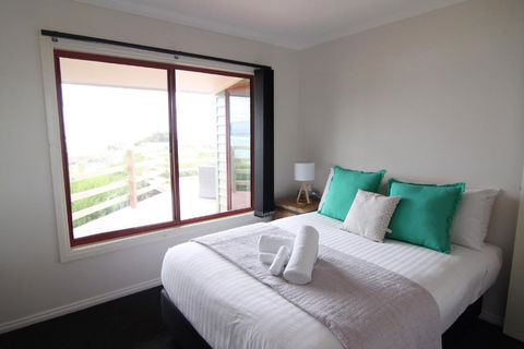 DOLPHIN LOOKOUT COTTAGE Amazing Views Of The Bay Of Fires - Holiday Find 5