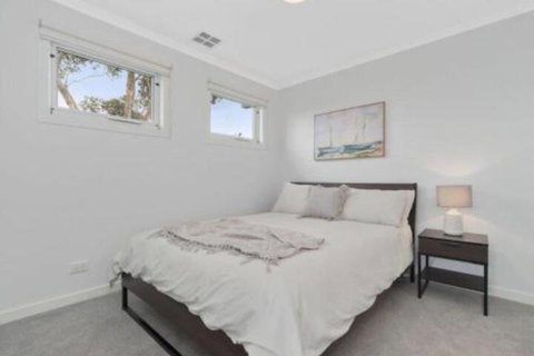 Coastal Luxury Retreat - Holiday Find 7