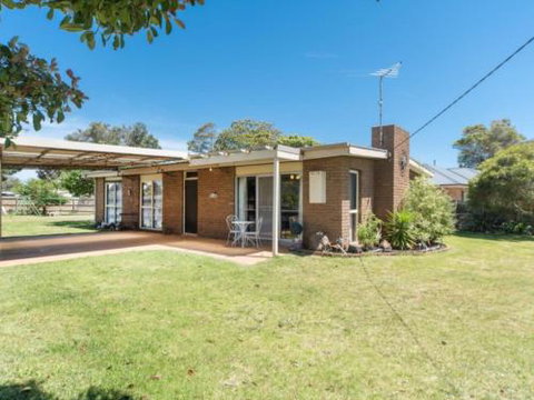 Raymond Cottage - Holiday Find 5