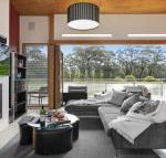 Casa sul lago quite simply a very special place - Holiday Find