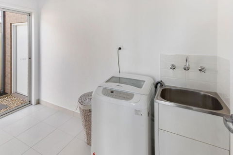 Captains Hideaway Jetty Berth & Pet Friendly - Holiday Find 5