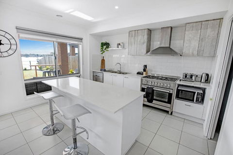 Captains Hideaway Jetty Berth & Pet Friendly - Holiday Find 4