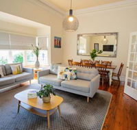 Hansen Street Retreat - Holiday Find
