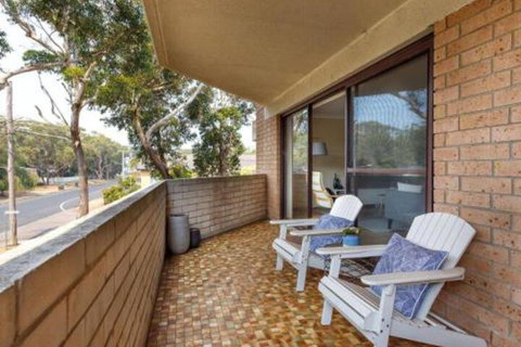 20 Booneroo â€“ Walk To The Beach - Holiday Find 6