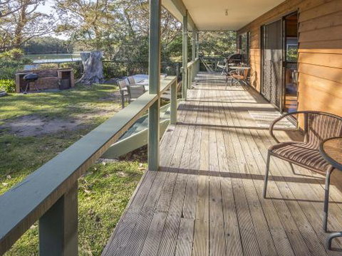 Centre Street 10 Lake Tabourie - Holiday Find 3