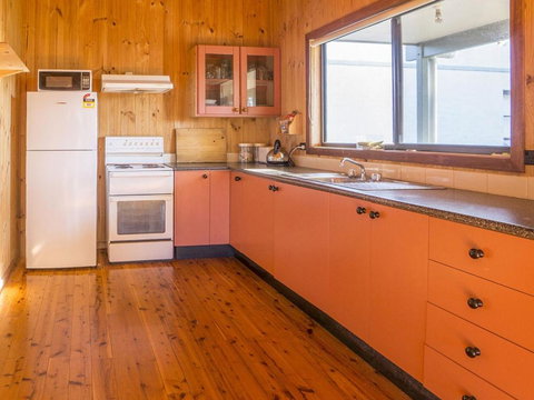 Centre Street 10 Lake Tabourie - Holiday Find 4