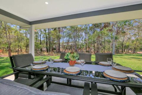 Hamptons At The Point - Holiday Find 2