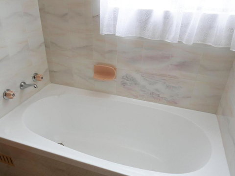 Renas Court 2 - Holiday Find 4