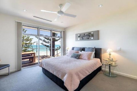 ULTIMA At The Bay Glenelg Absolute Beachfront - Holiday Find 6