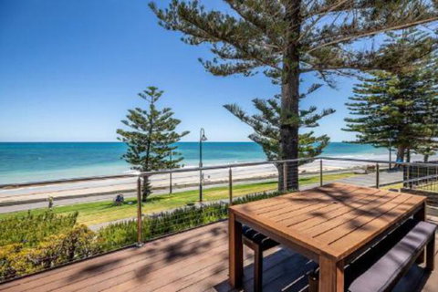 ULTIMA At The Bay Glenelg Absolute Beachfront - Holiday Find 4