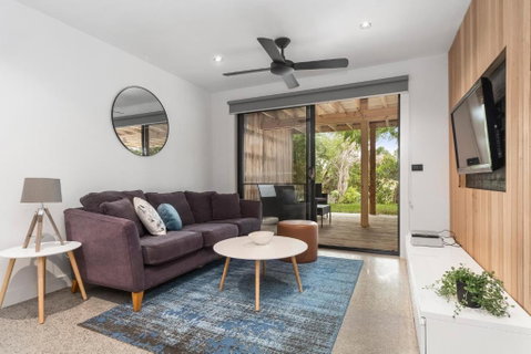 Chic Beach Studio - Holiday Find 3
