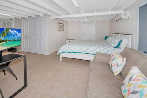 Studio 258 On Lake - Holiday Find 4