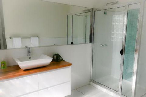 BAY Of FIRES BEACH SHACK Ocean Views From A Modern Beachhouse - Holiday Find 5