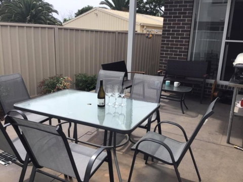 Discover Warilla Bright & Airy Townhouse Near The Beach & Lake - Holiday Find 5