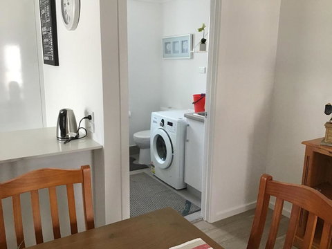 Discover Warilla Bright & Airy Townhouse Near The Beach & Lake - Holiday Find 3