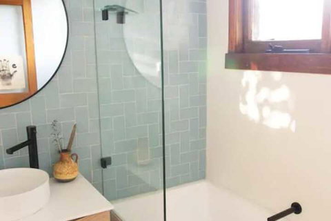 Charming Cottage With Leafy Courtyard - Holiday Find 2