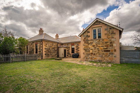 Post Office Residence - Holiday Find 5